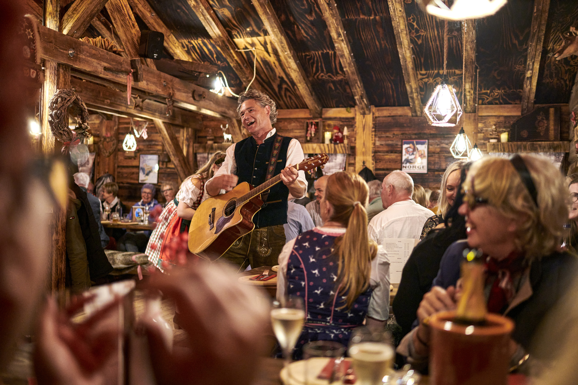 Hüttengaudi in der ATLANTIC Almhütte